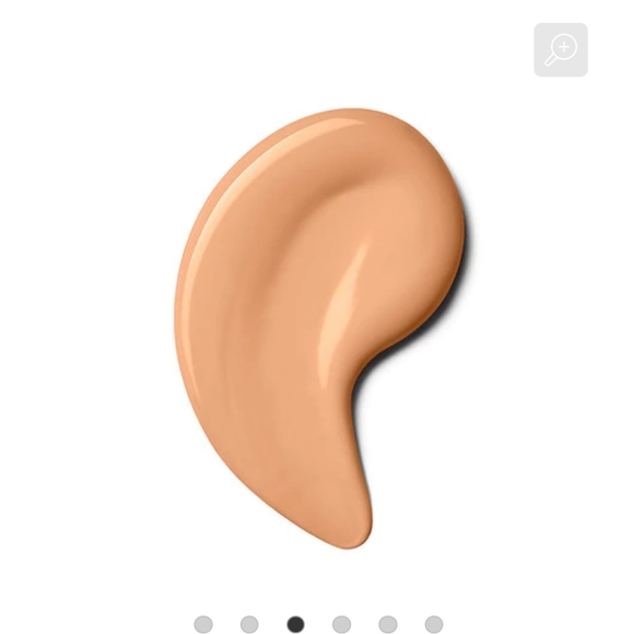 No. 7 MatchMade Premium Foundation drops - Picture 8 of 13